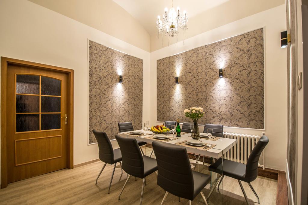 4Bdr Historical Spirit Apt By Ruterra Praga Exterior foto