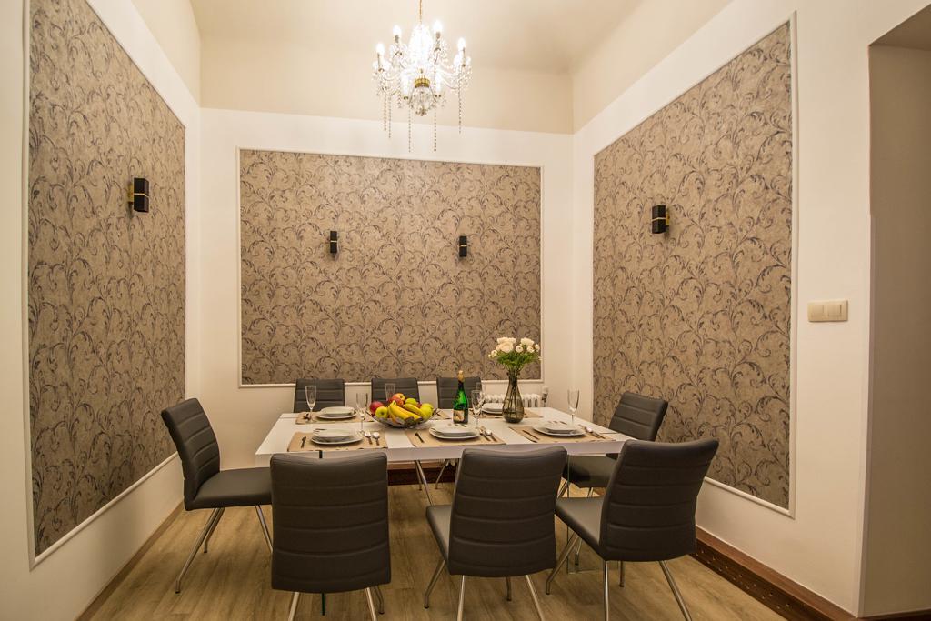 4Bdr Historical Spirit Apt By Ruterra Praga Exterior foto